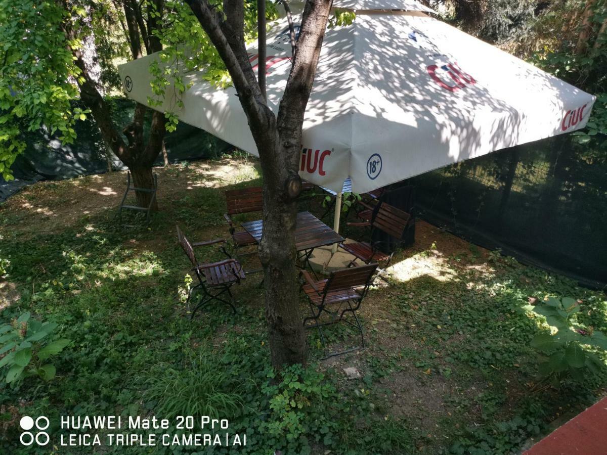 Enjoy Hostel คลูจ-นาโปกา ภายนอก รูปภาพ